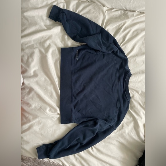 Lululemon cropped crewneck - Picture 2 of 3